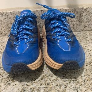 Woman’s Hoka One One Speedgoat 4
